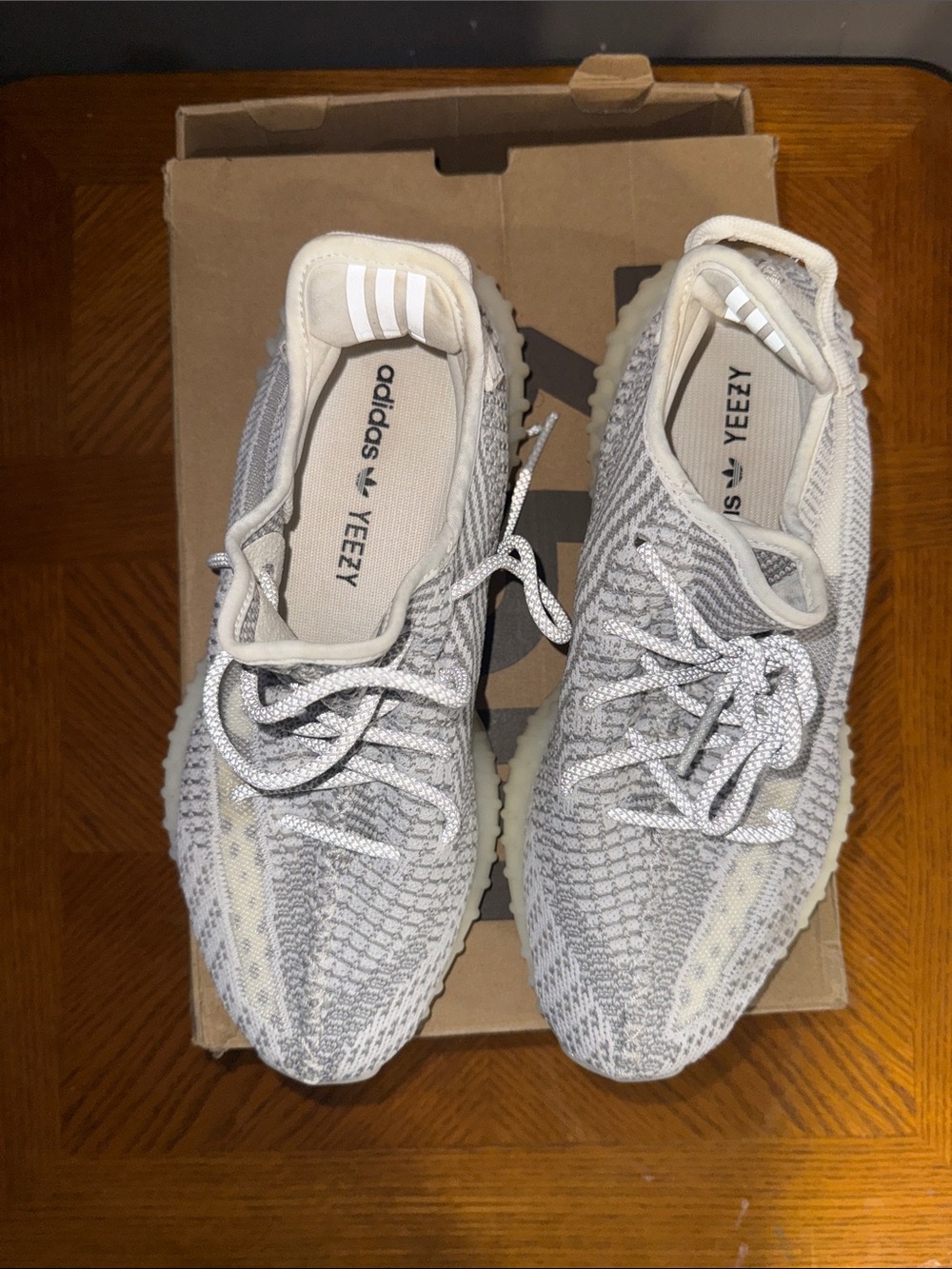 adidas Yeezy Boost 350 - Picture 4 of 7